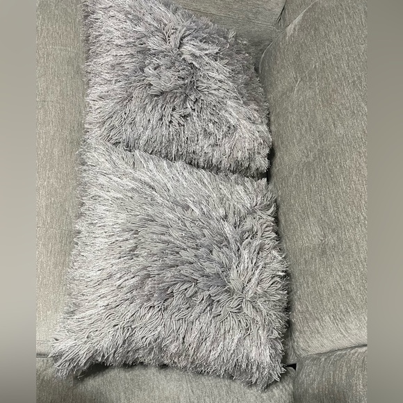 SAFAVIEH Two Large Gray Shag Metallic Silver Decorative Throw Pillows - Picture 3 of 17